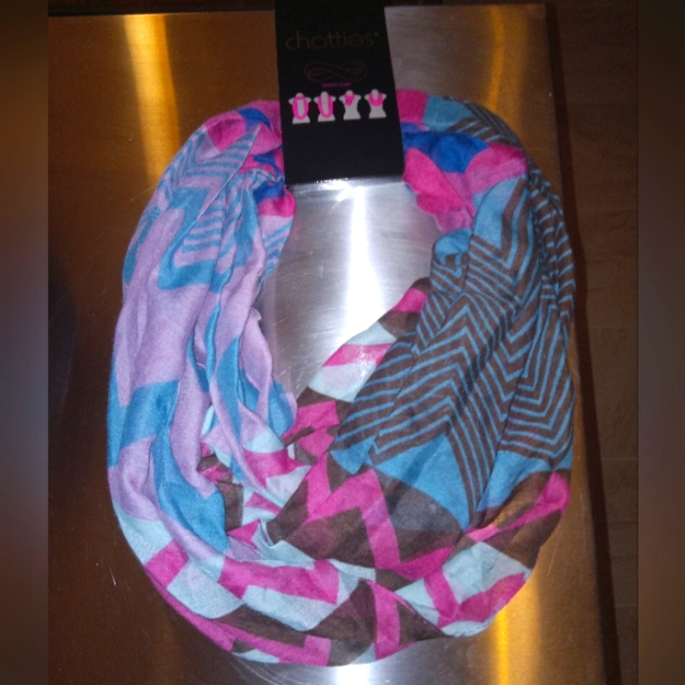 Chatties  Infinity Scarf